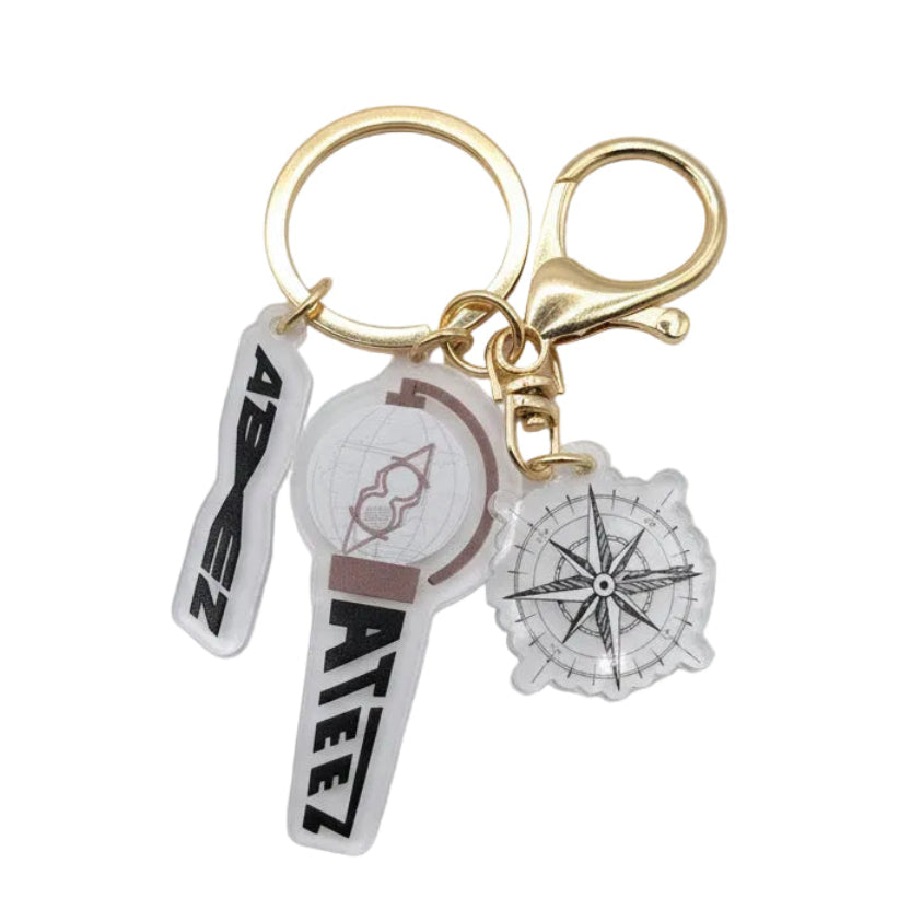Keychain with 'ATERE' branding held in a clear package against a white background